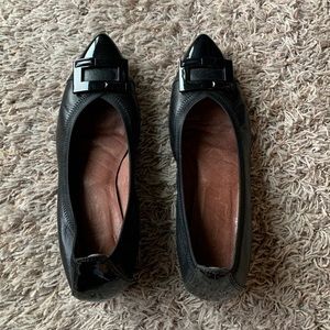 Hispanitas black flats with small heel